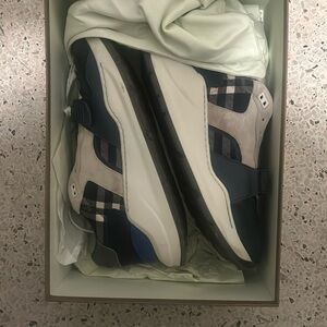 Burberry sneakers